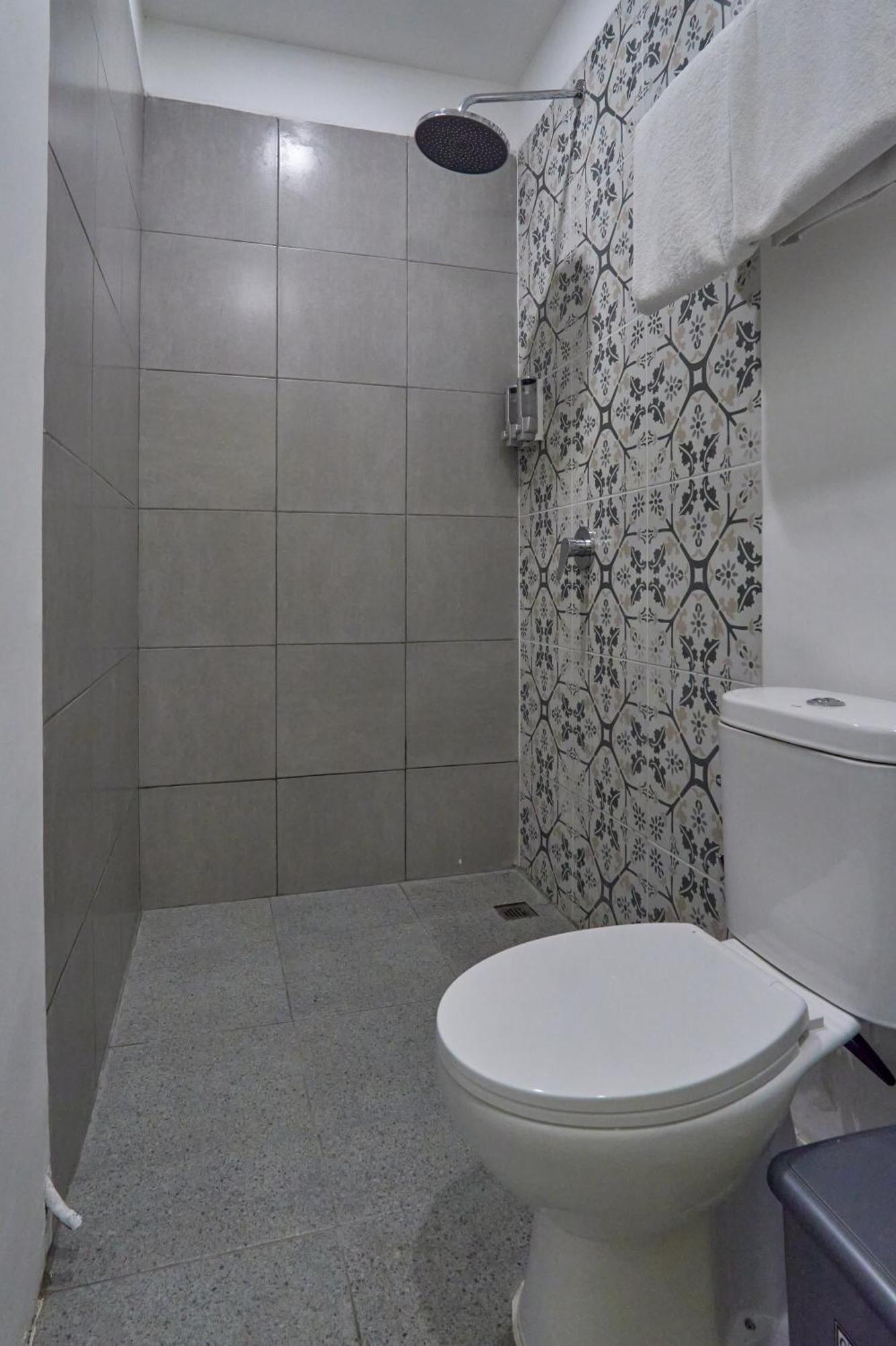 Attara Inn Сенггиги Экстерьер фото