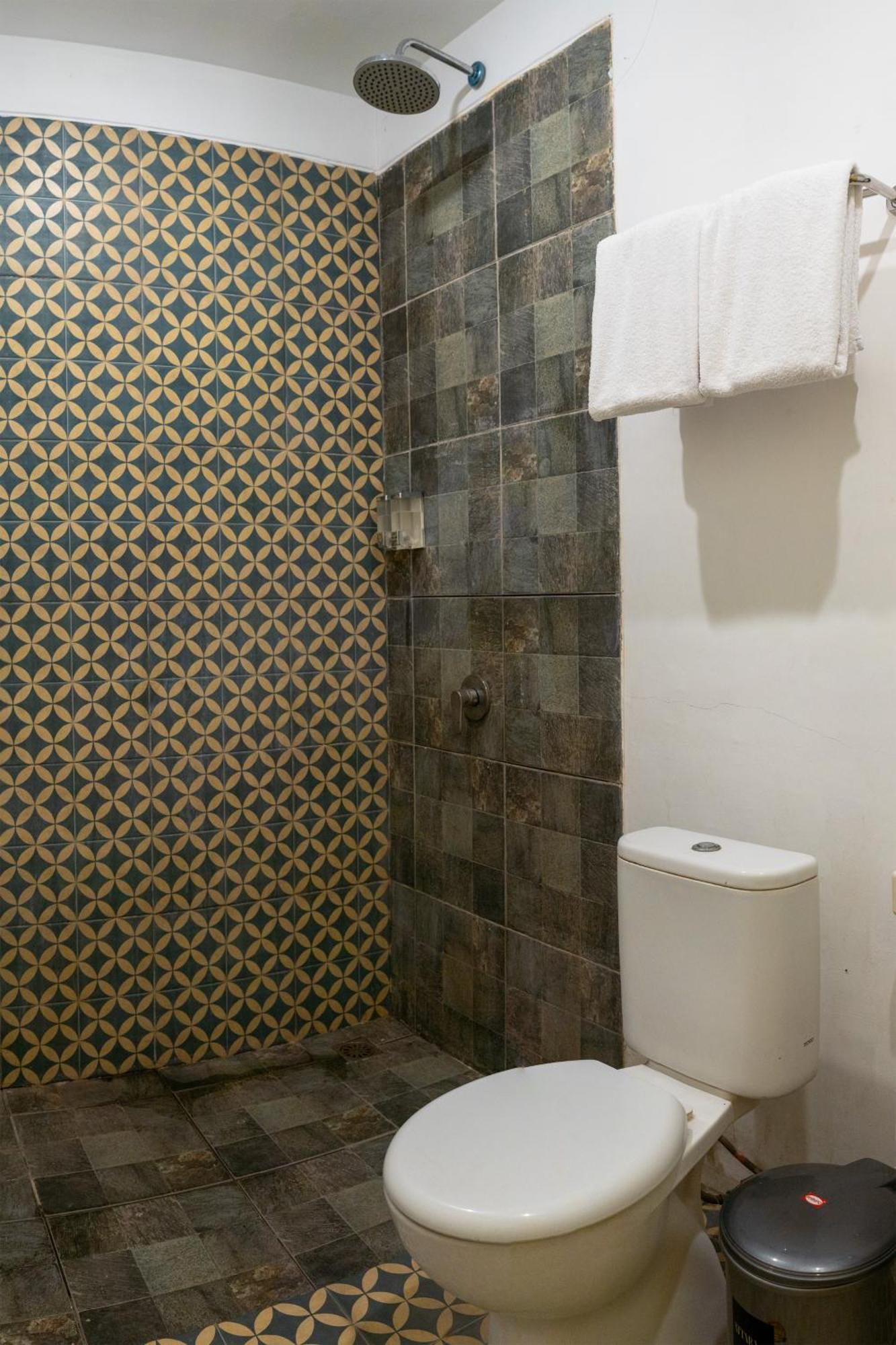 Attara Inn Сенггиги Экстерьер фото