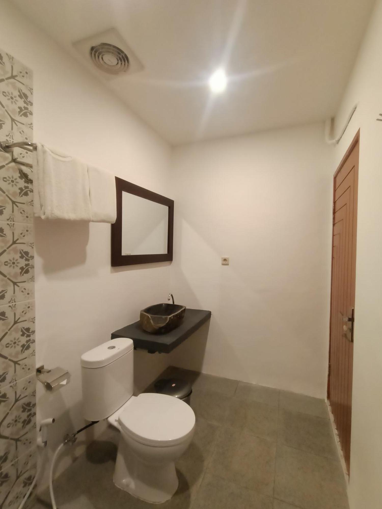 Attara Inn Сенггиги Экстерьер фото
